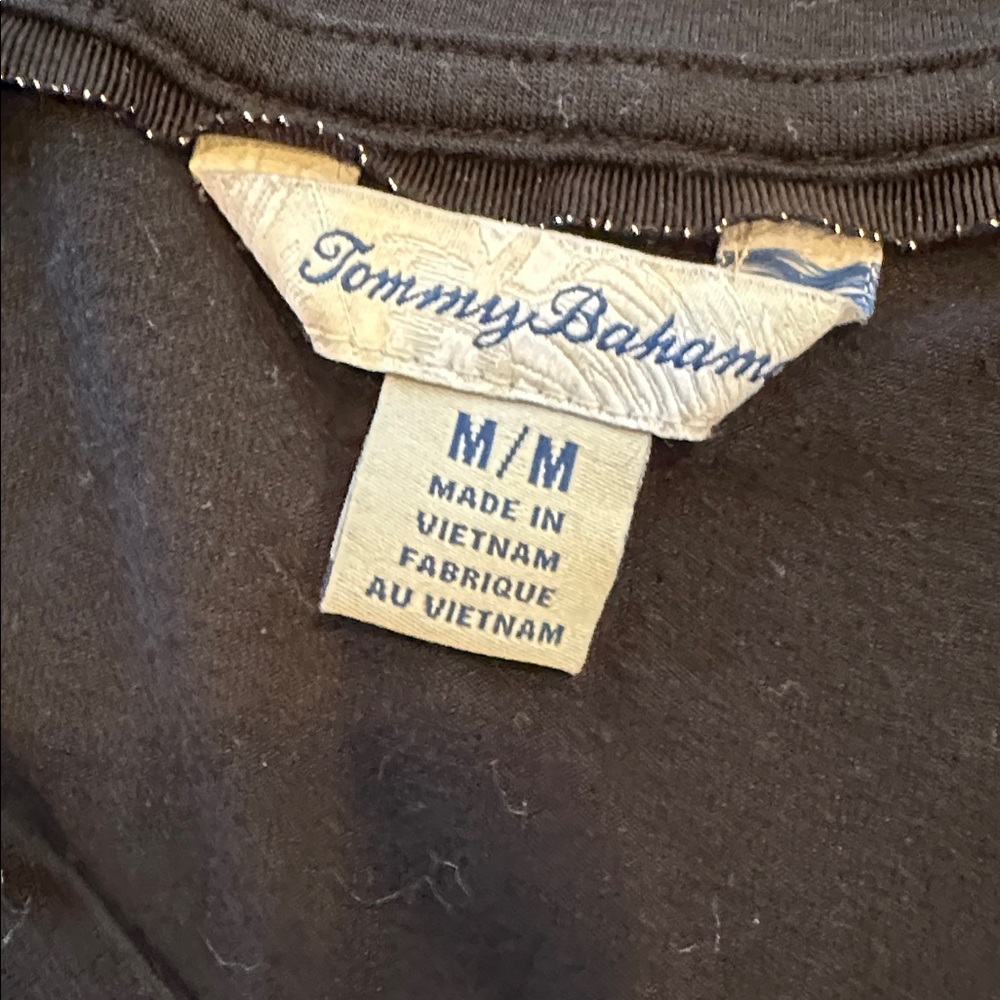 Tommy Bahama Black V- T-Shirt Sz M NWOT - Picture 2 of 6